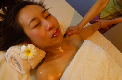 Thai Aroma Oil Massage